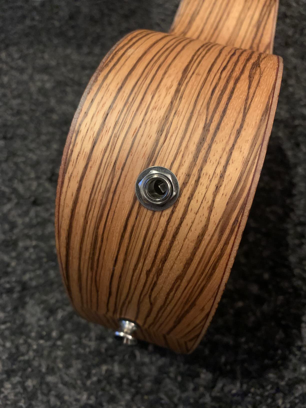 Ottimo ukulele elettrificato