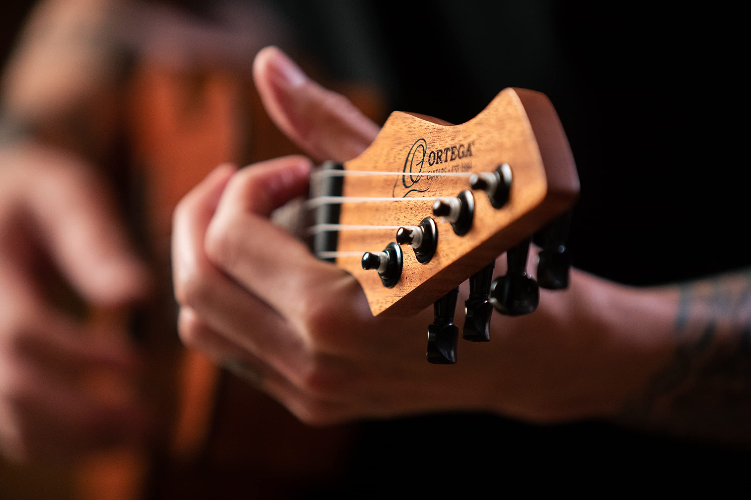 ortega-guitars-ruhz-mm-ukulele-concerto-acustico-horizon-series-mogano-natural image 7