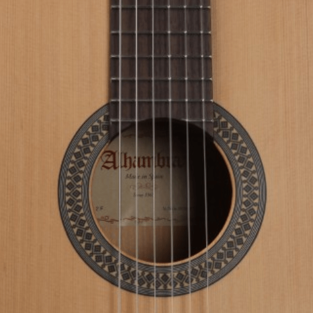 alhambra-guitarras-2f-chitarra-flamenca-cedro-massello image 3