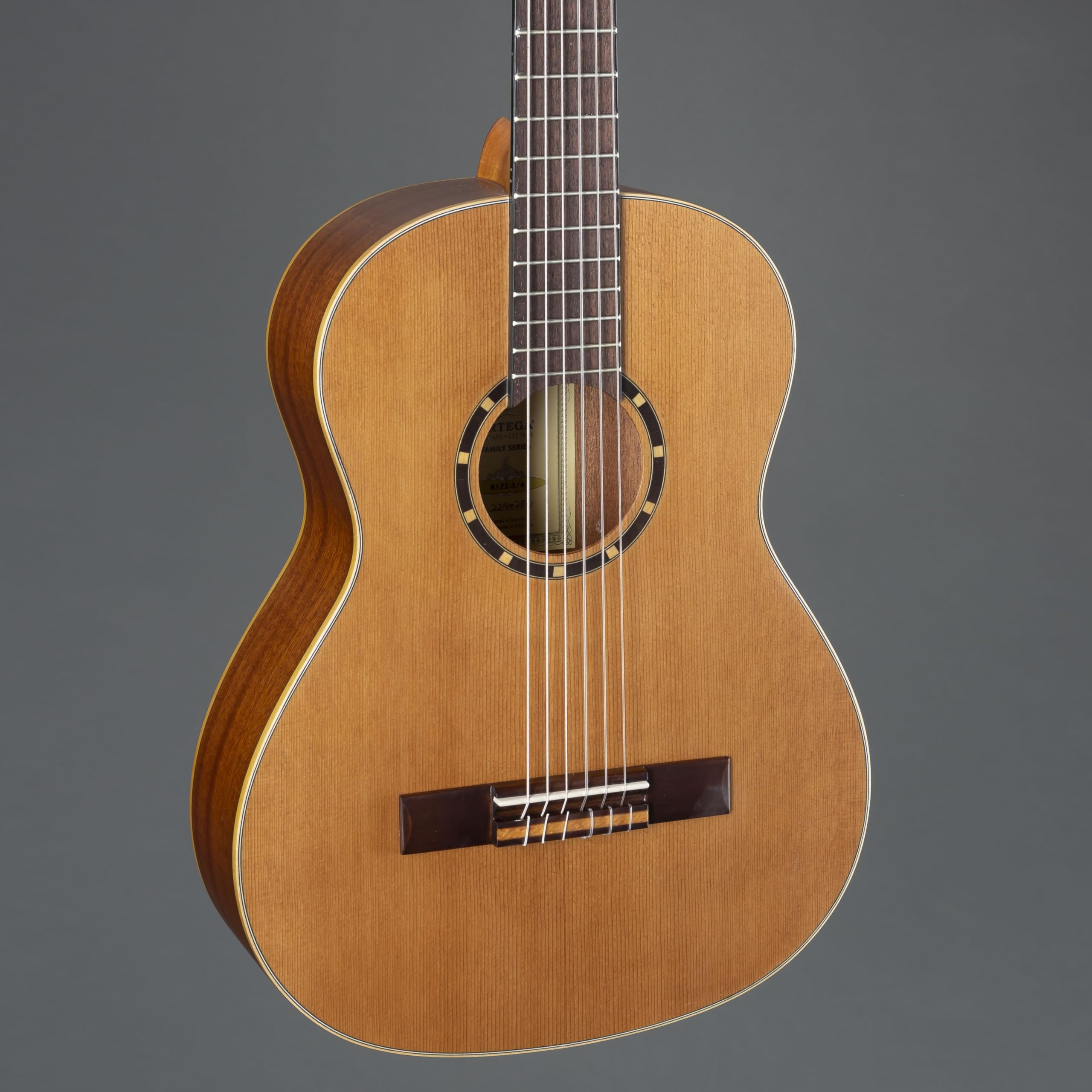 ortega-guitars-r122-3-4-chitarra-classica-3-4-mogano-cedro-con-gig-bag image 7