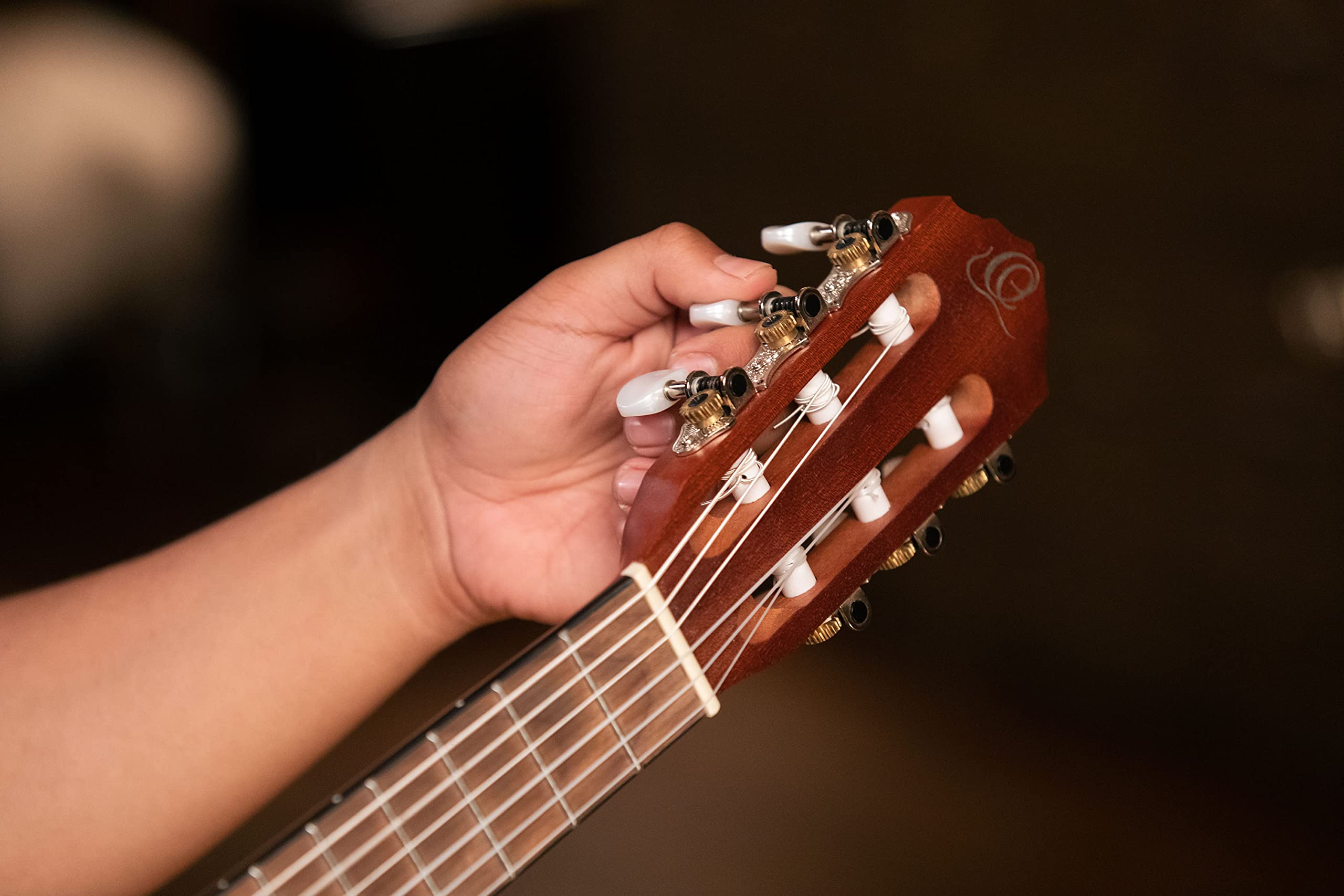 ortega-guitars-rgl5ce-guitarlele-elettroacustico-6-corde-top-in-abete-con-incisi image 6