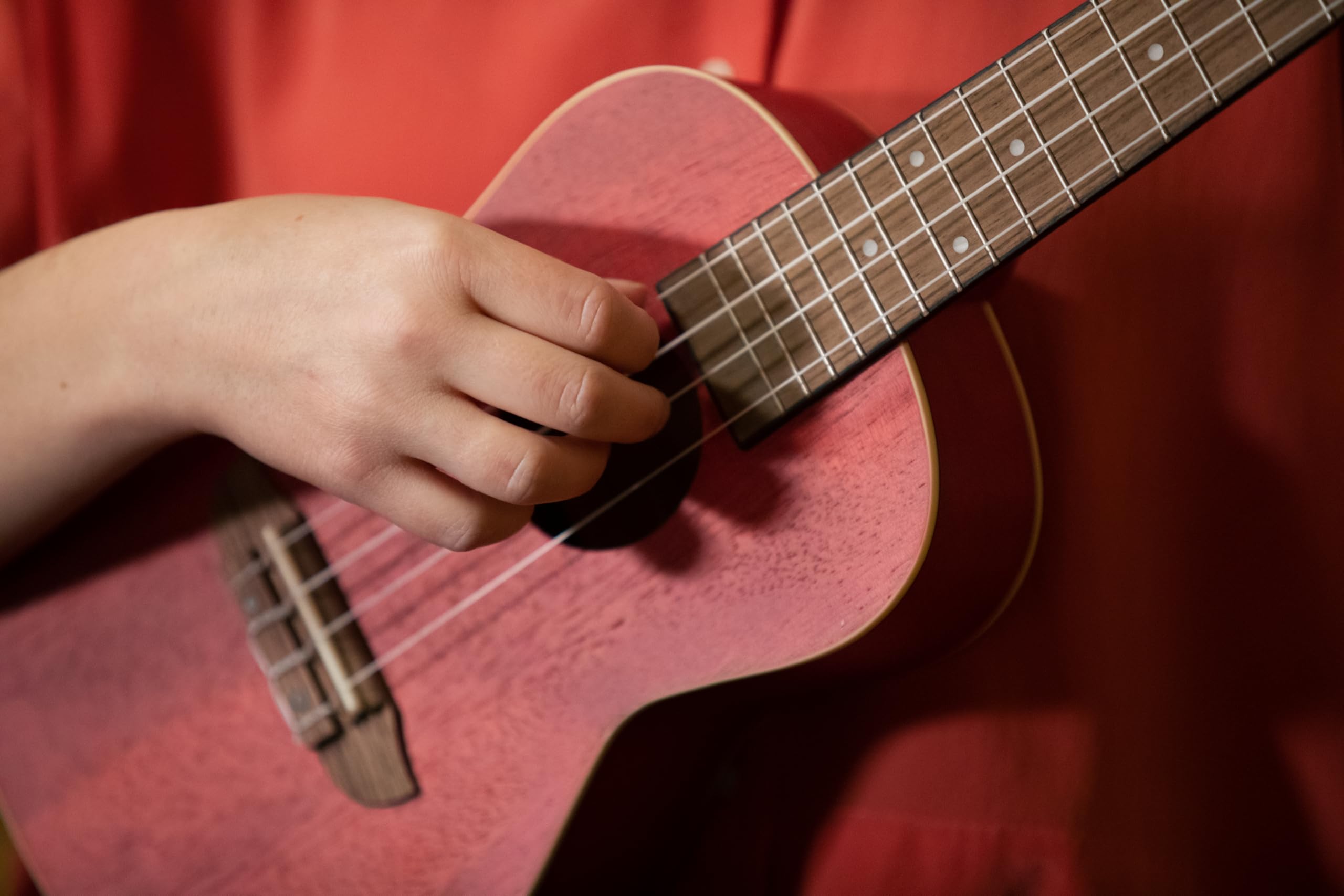 ortega-guitars-rufire-earth-series-ukulele-concerto-okoume-rosso image 7