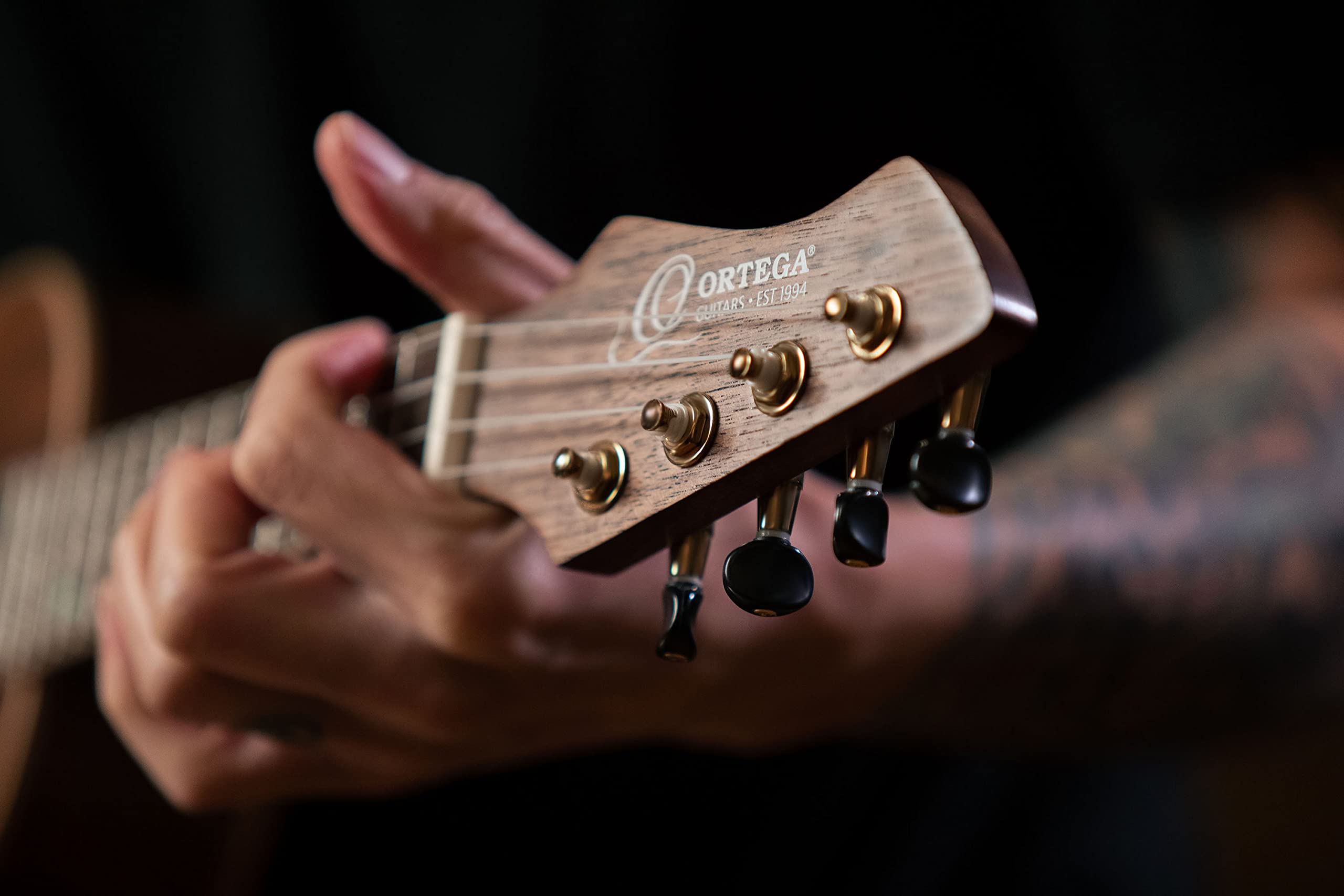 ortega-guitars-horizon-series-ruwn-ukulele-concerto-noce-natural-con-gig-bag image 8