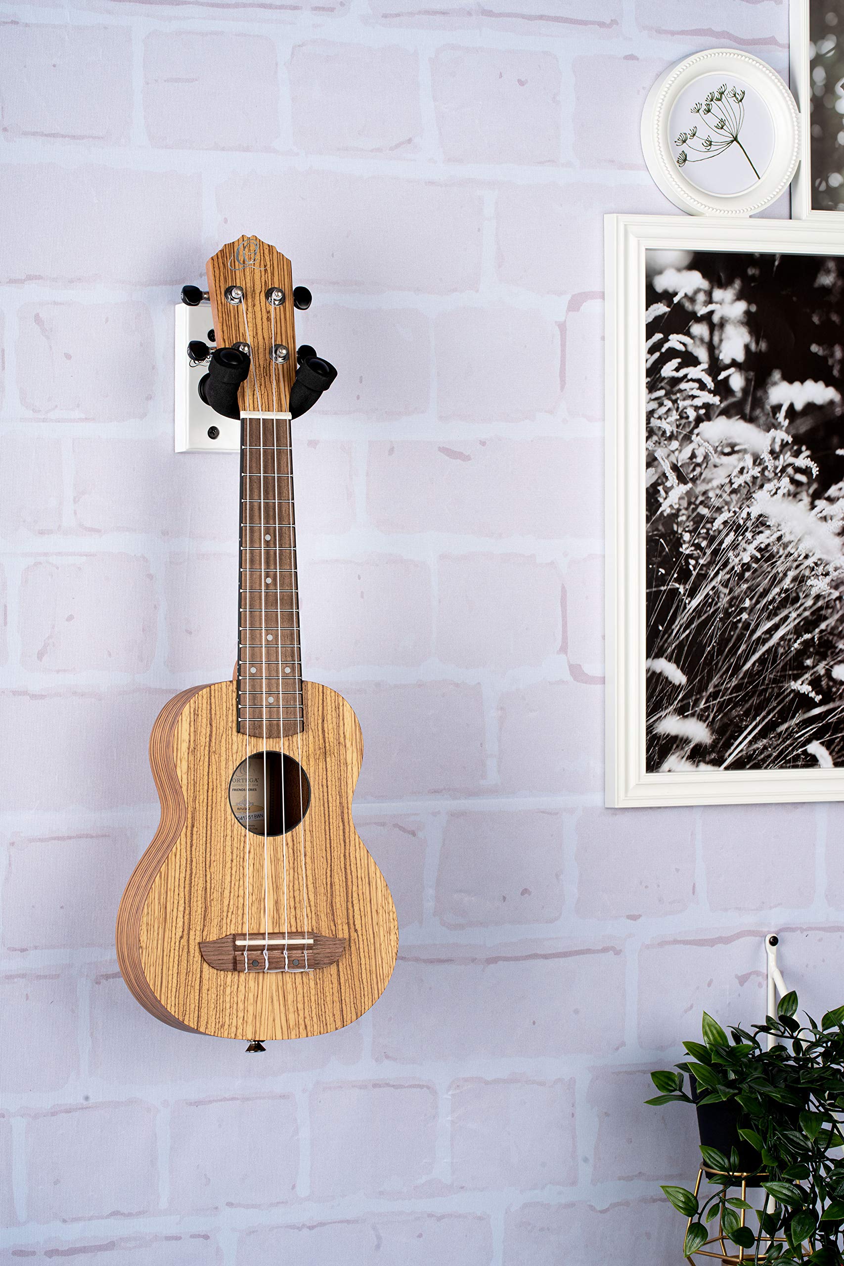 ortega-guitars-ouh-1wh-supporto-a-parete-per-ukulele-bianco image 5