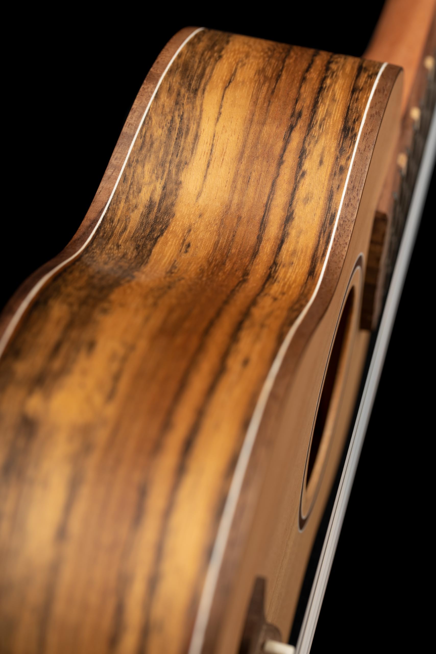 ortega-guitars-ruti-so-ukulele-soprano-acustico-timber-series-cedro-noce-natural image 3