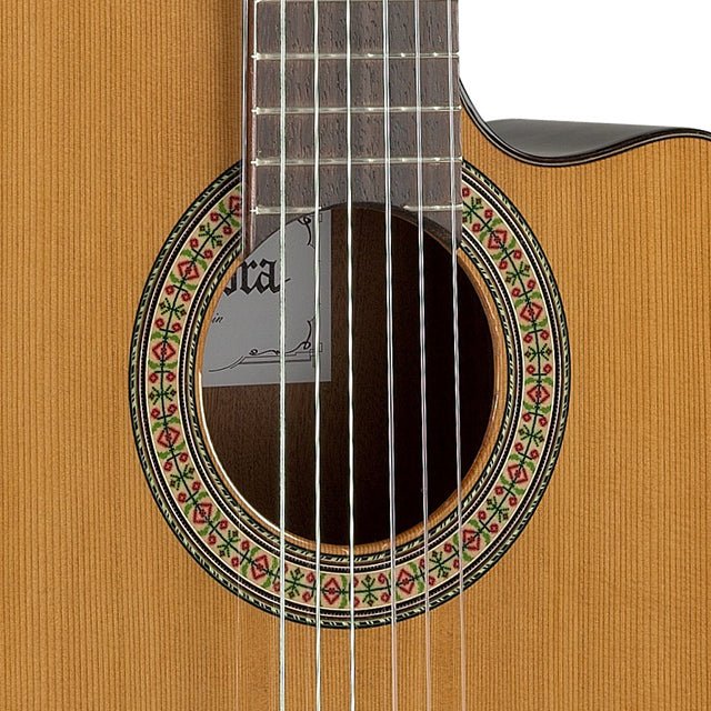 alhambra-guitarras-3c-cw-e1-chitarra-classica-cutaway-elettrificata image 4
