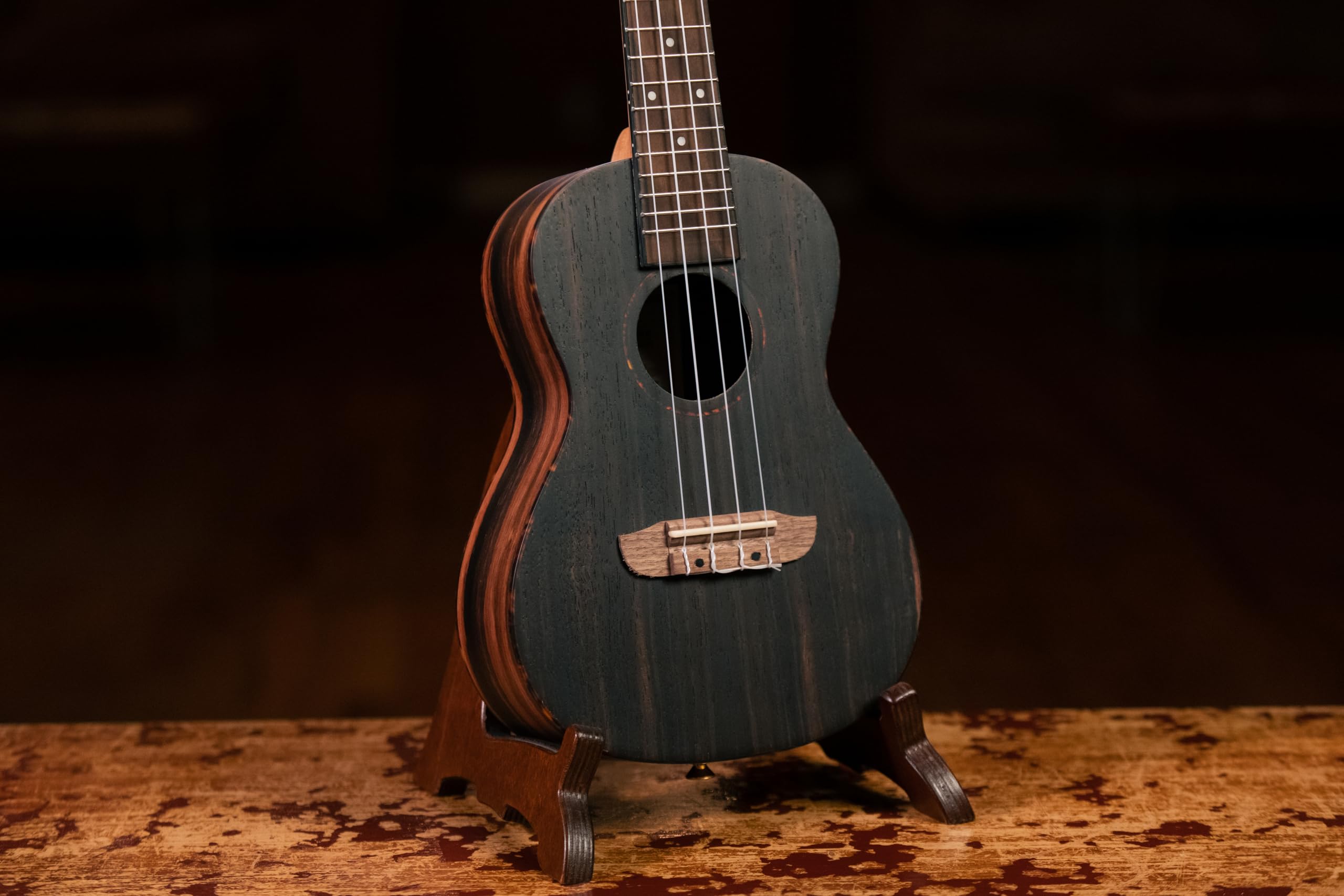 ortega-guitars-rueb-cc-ukulele-concerto-acustico-timber-series-in-ebano-natural- image 4
