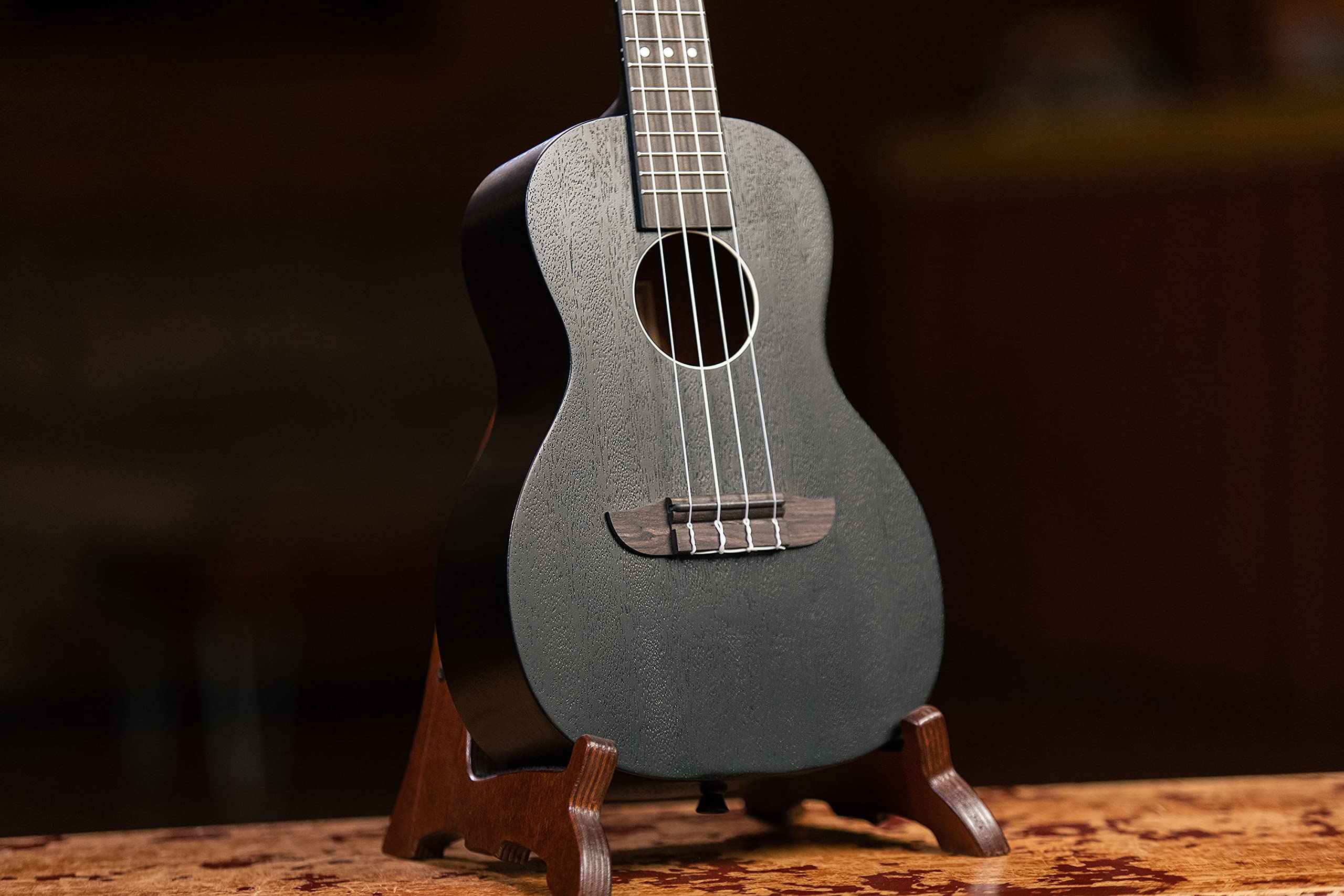 ortega-guitars-ruhz-sbk-ukulele-concerto-acustico-horizon-series-okoume-black image 5
