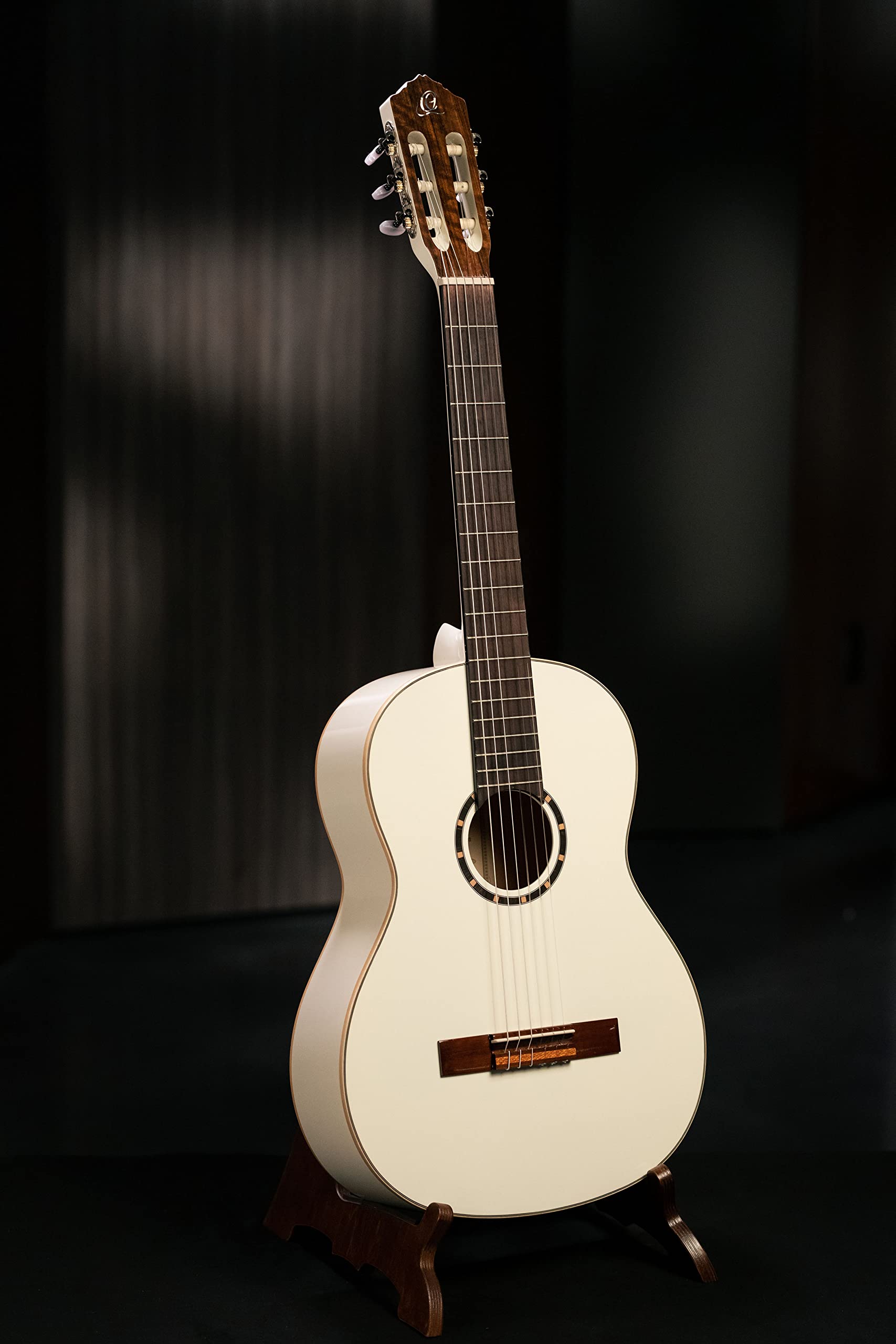 ortega-guitars-r121wh-family-series-chitarra-classica-4-4-bianca-con-gig-bag image 7