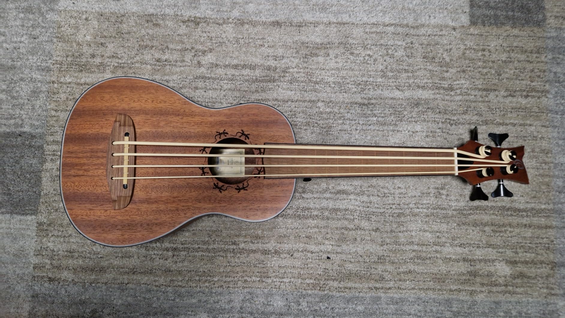 Fretless che suona come un contrabbasso