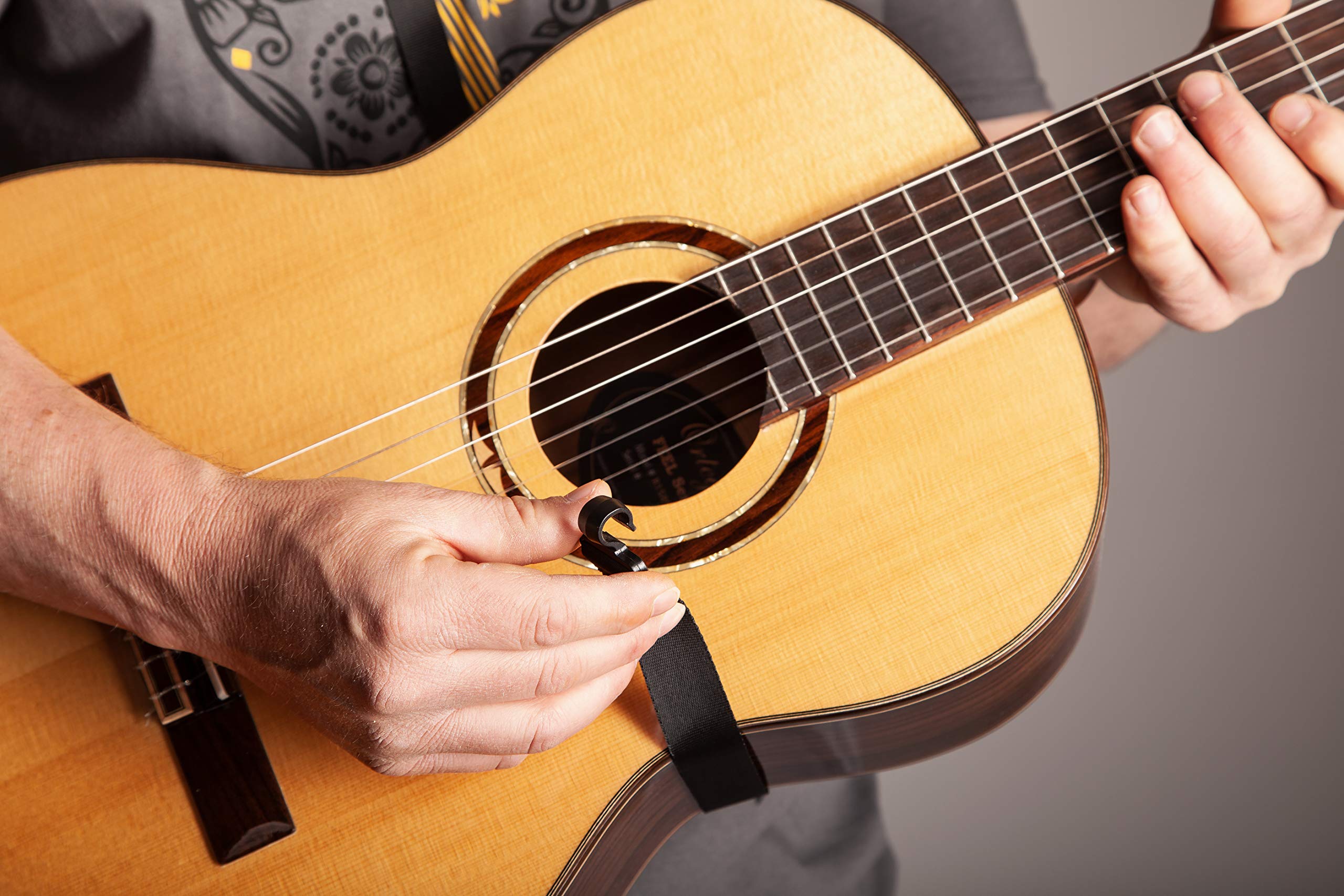 ortega-guitars-ogshk-br-tracolla-nylon-buca-per-chitarra-basso-acustico-marrone image 2