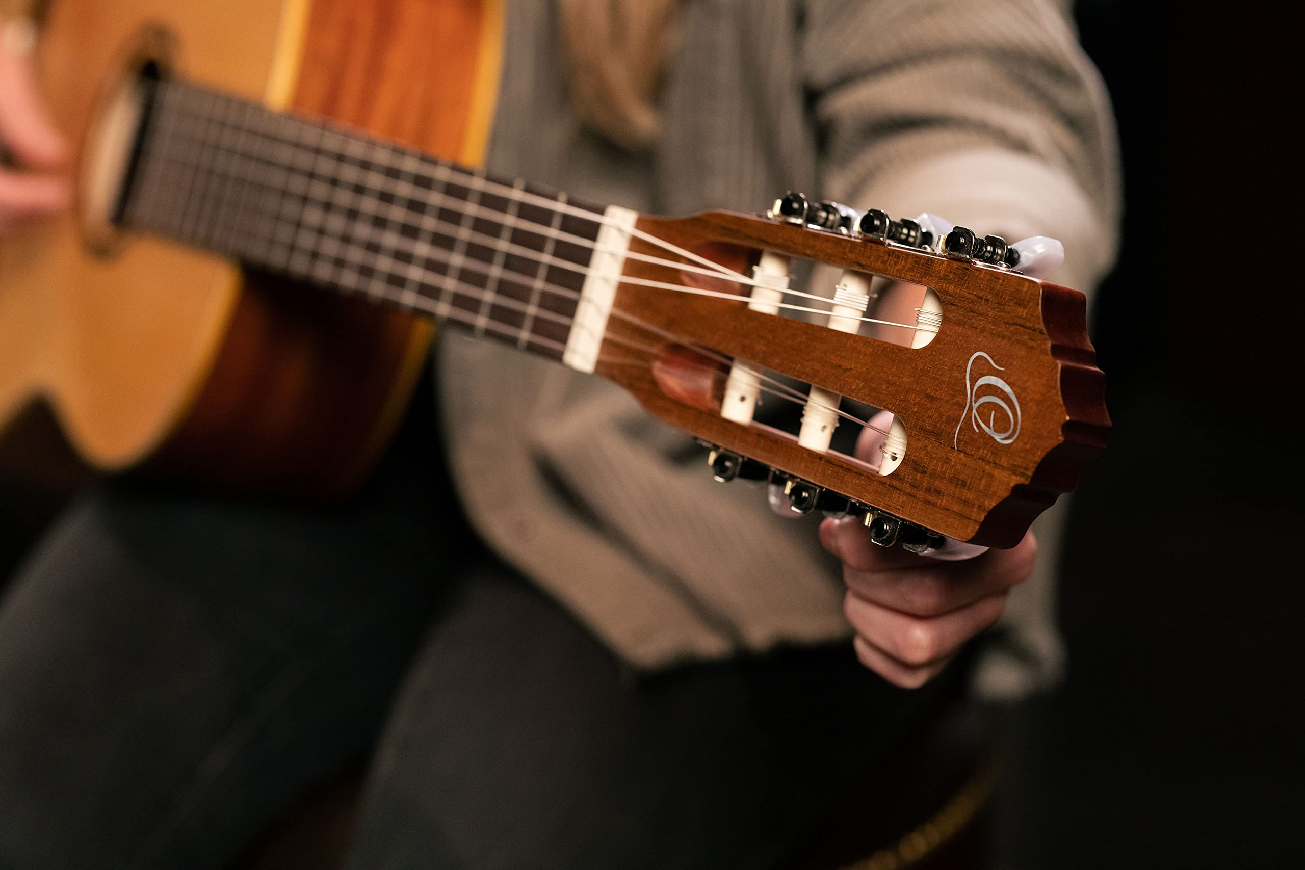 ortega-guitars-family-series-r121-chitarra-classica-concerto-full-size-mogano-ab image 6