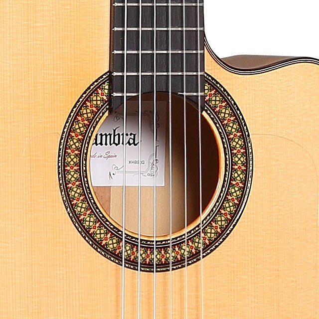 alhambra-guitarras-7-fc-ct-e2-chitarra-flamenca-cutaway-elettrificata image 3