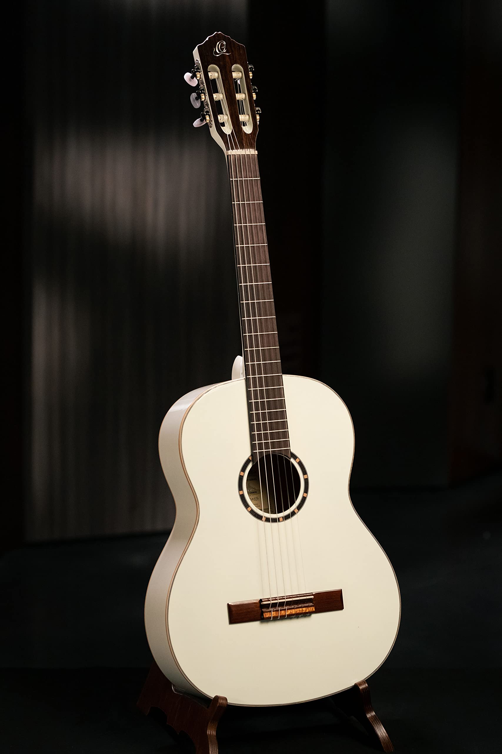 ortega-guitars-r121snwh-family-series-chitarra-classica-concerto-bianca image 7