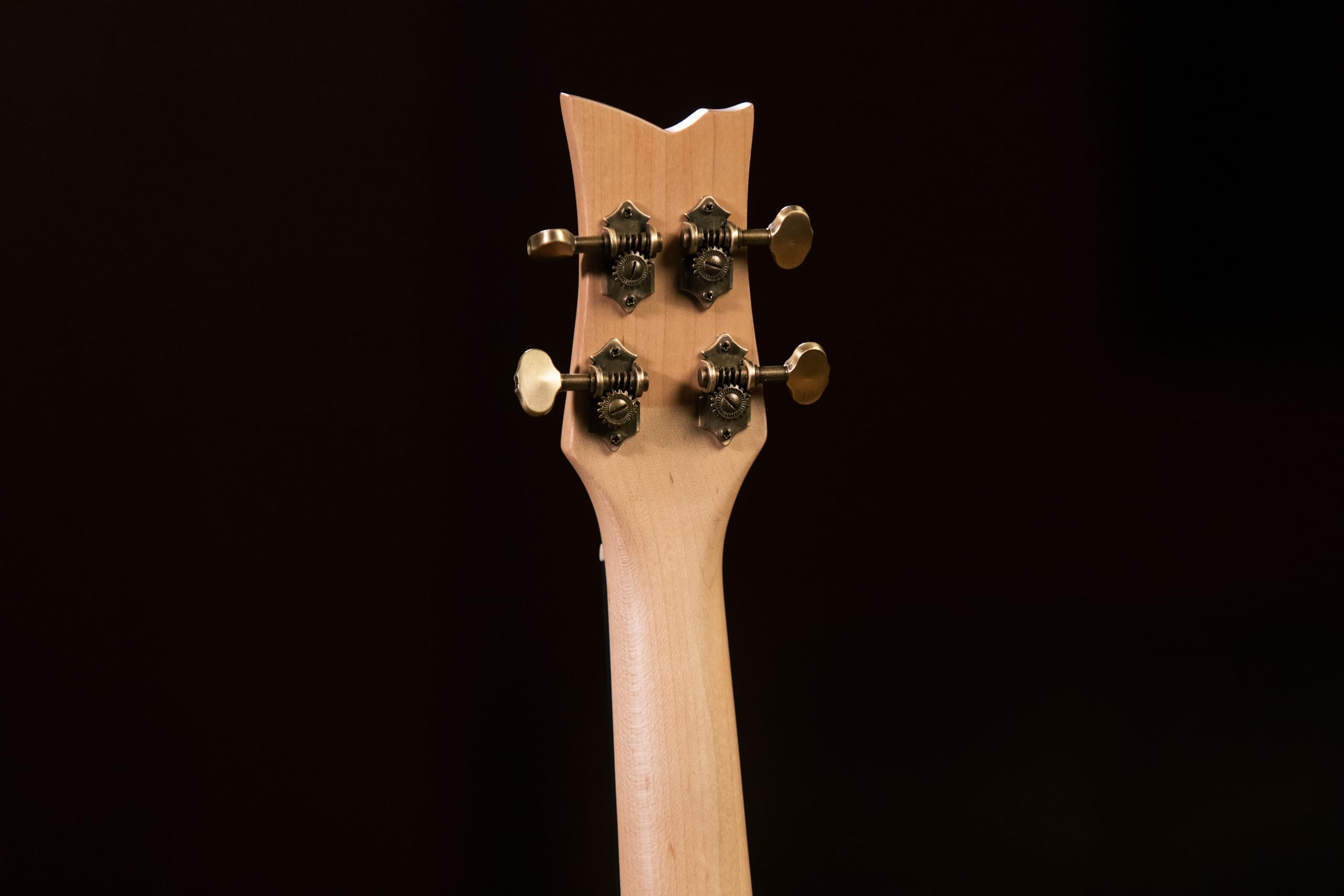 ortega-guitars-oubje90-ma-banjolele-4-corde-con-pickup-e-borsa image 6
