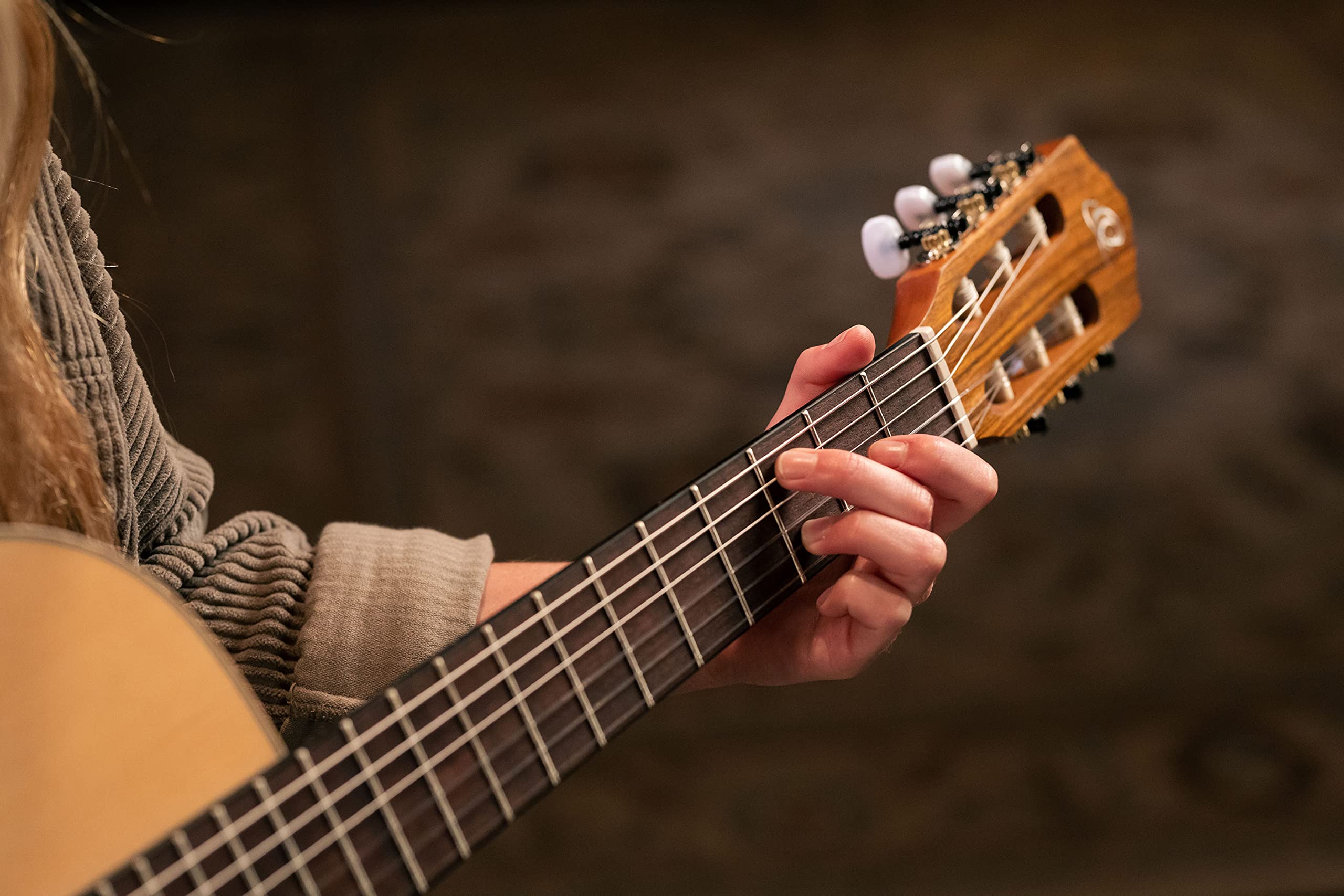 ortega-guitars-r121-7-8-chitarra-classica-concerto-7-8-in-mogano-abete-con-gig-b image 7