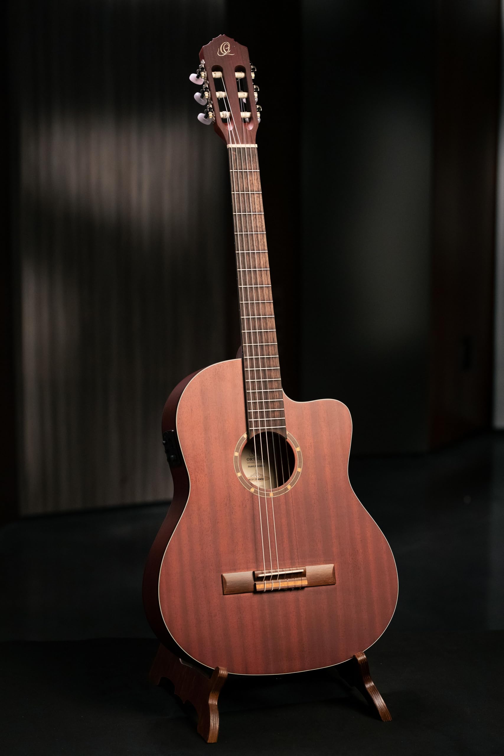 ortega-guitars-rce125mmsn-chitarra-classica-concerto-thinline-elettroacustica-ma image 6