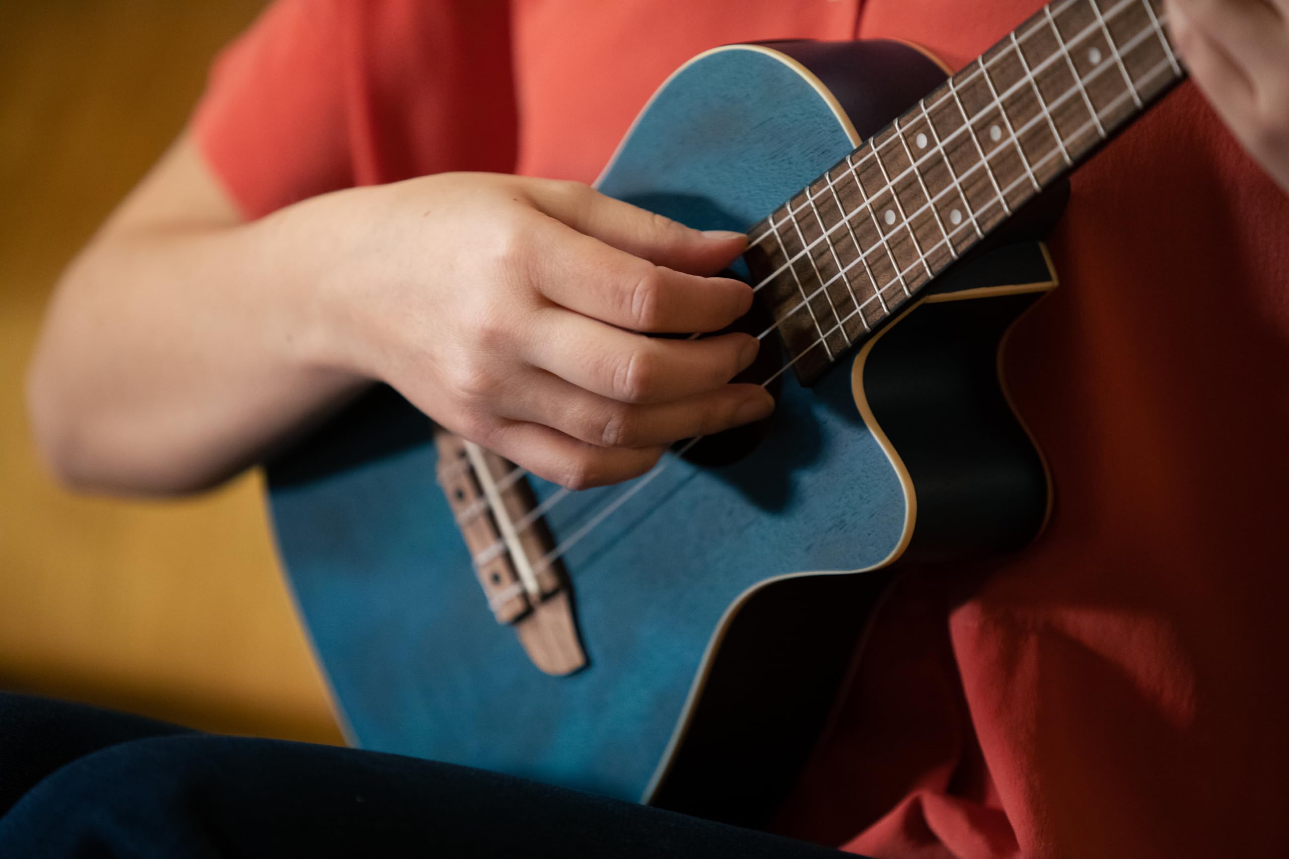 ortega-guitars-ruocean-ce-ukulele-concerto-elettrificato-okoume-blu image 8