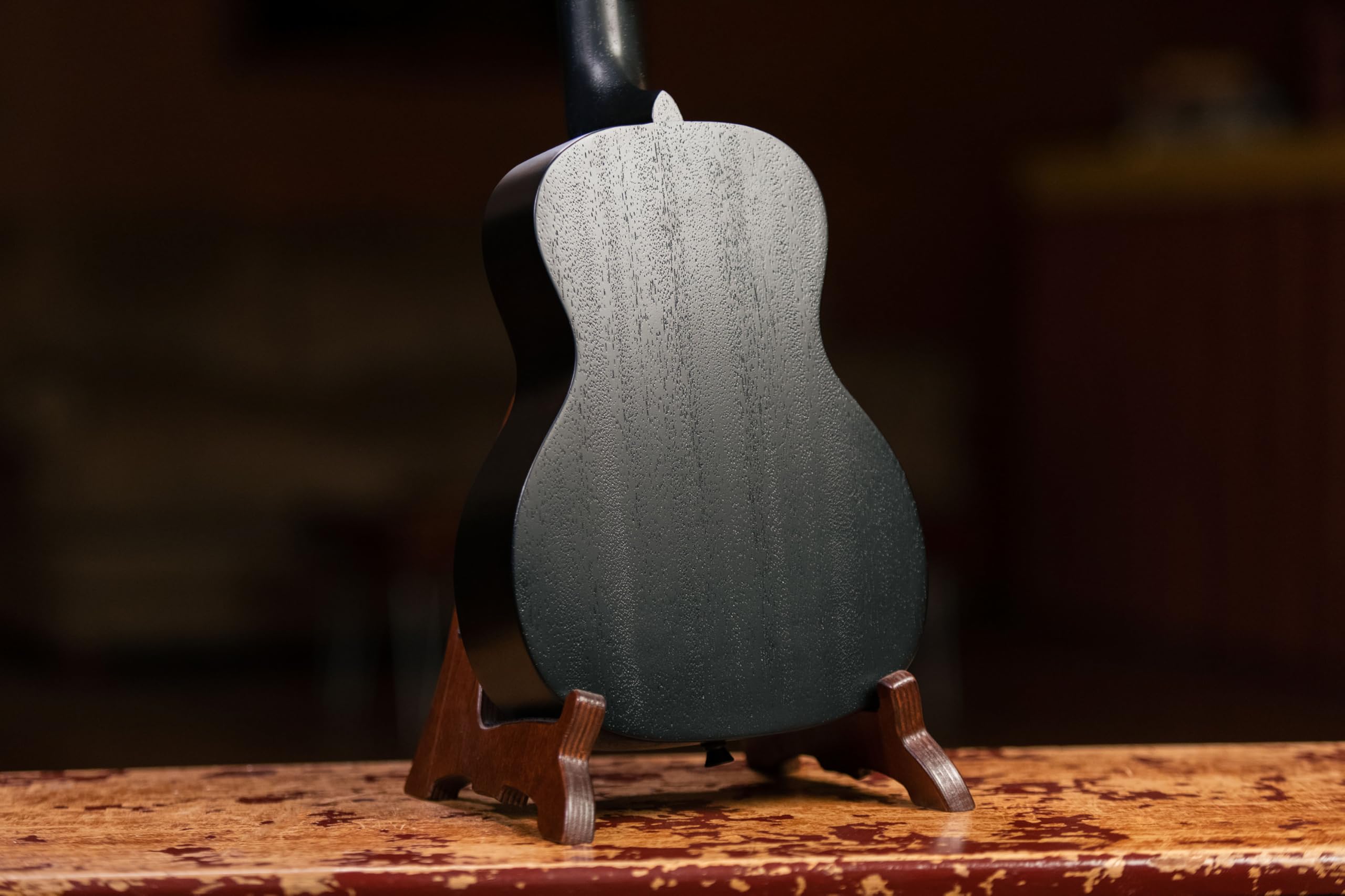 ortega-guitars-ruhz-sbk-ukulele-concerto-acustico-horizon-series-okoume-black image 4