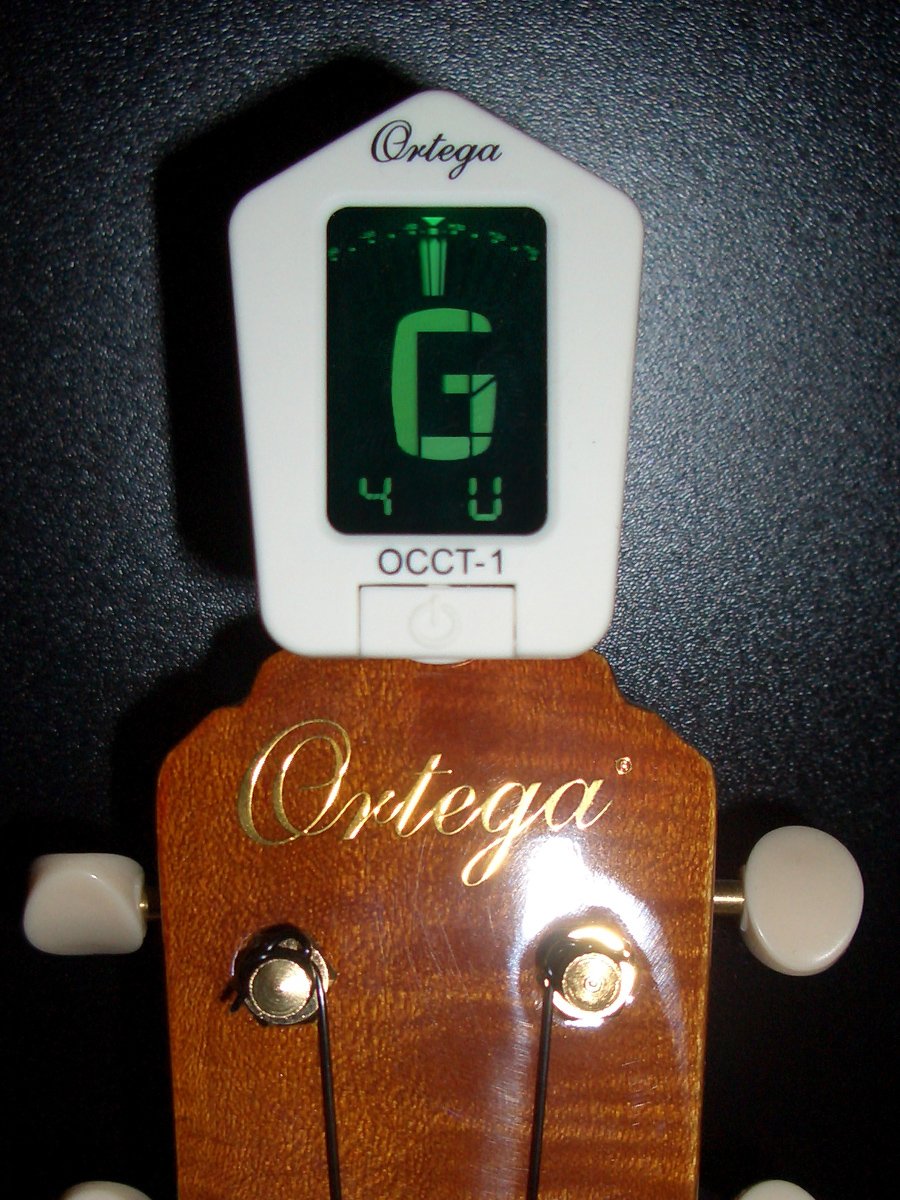 ortega-guitars-accordatore-cromatico-a-clip-in-gomma-nero image 4