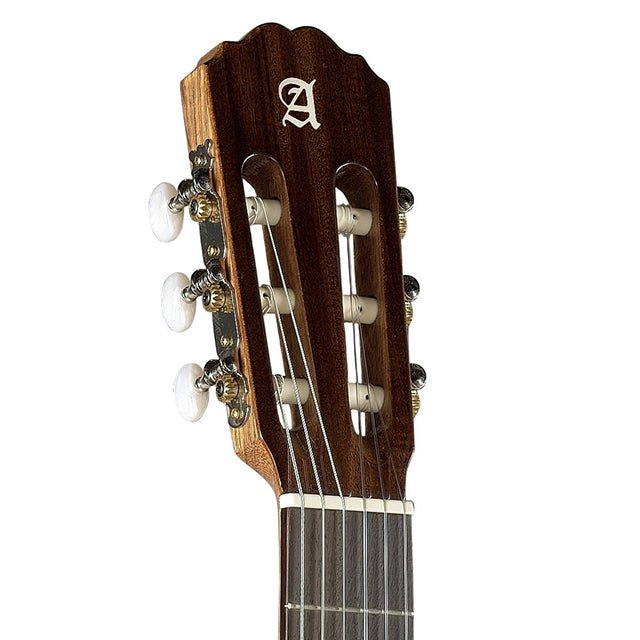 alhambra-guitarras-2-c-chitarra-classica-da-studio-2 image 5